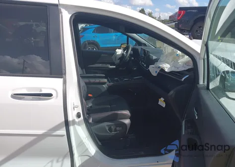 2025 Toyota Sienna Xse z USA, uszkodzony, nr VIN 5TDDSKFC9SS163447